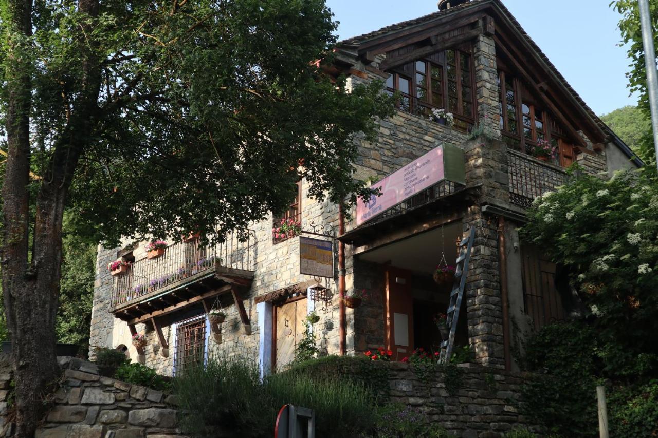Vila Casa Maria Berna Sarvisé Exteriér fotografie
