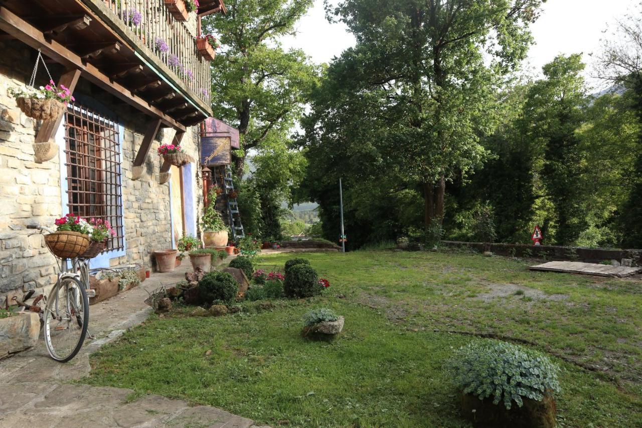 Vila Casa Maria Berna Sarvisé Exteriér fotografie